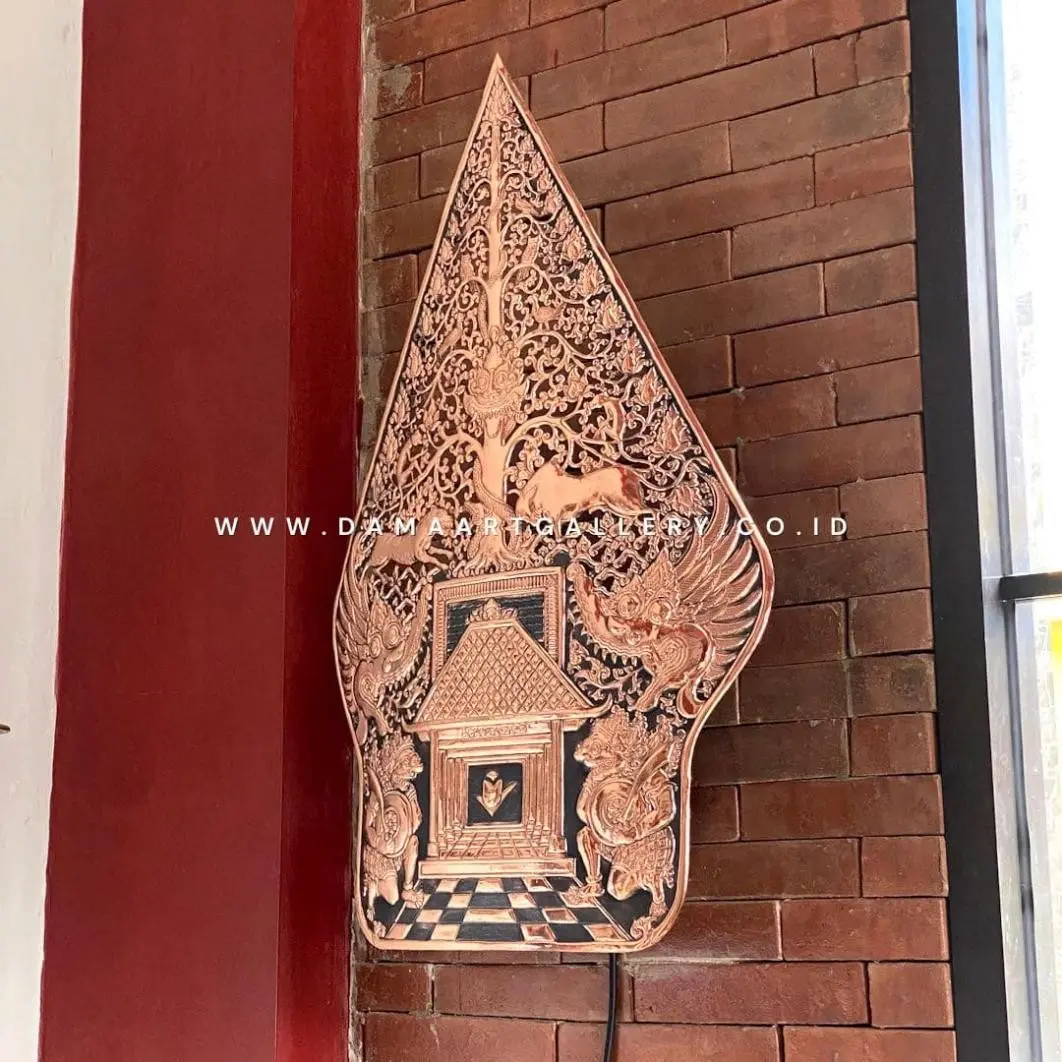Kerajinan Gunungan Wayang Tembaga